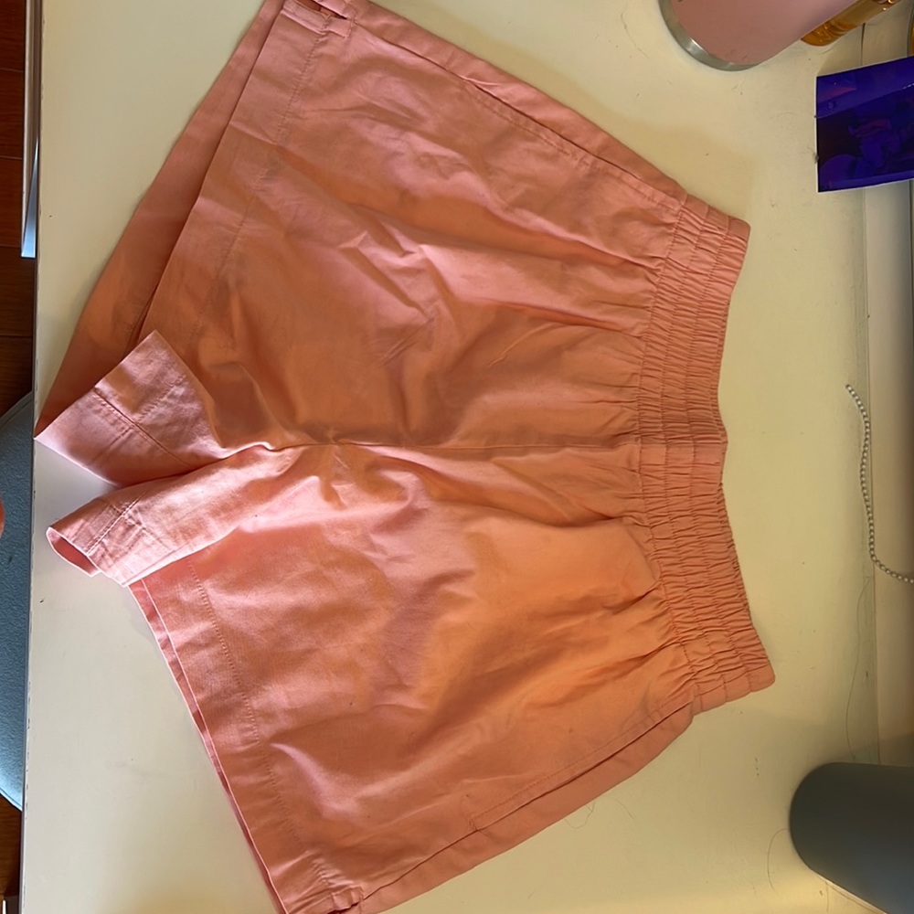 pink shorts